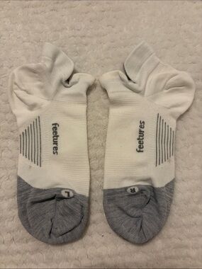 Feetures Women’s White And Gray Ankle Socks, 1 Pair Medium